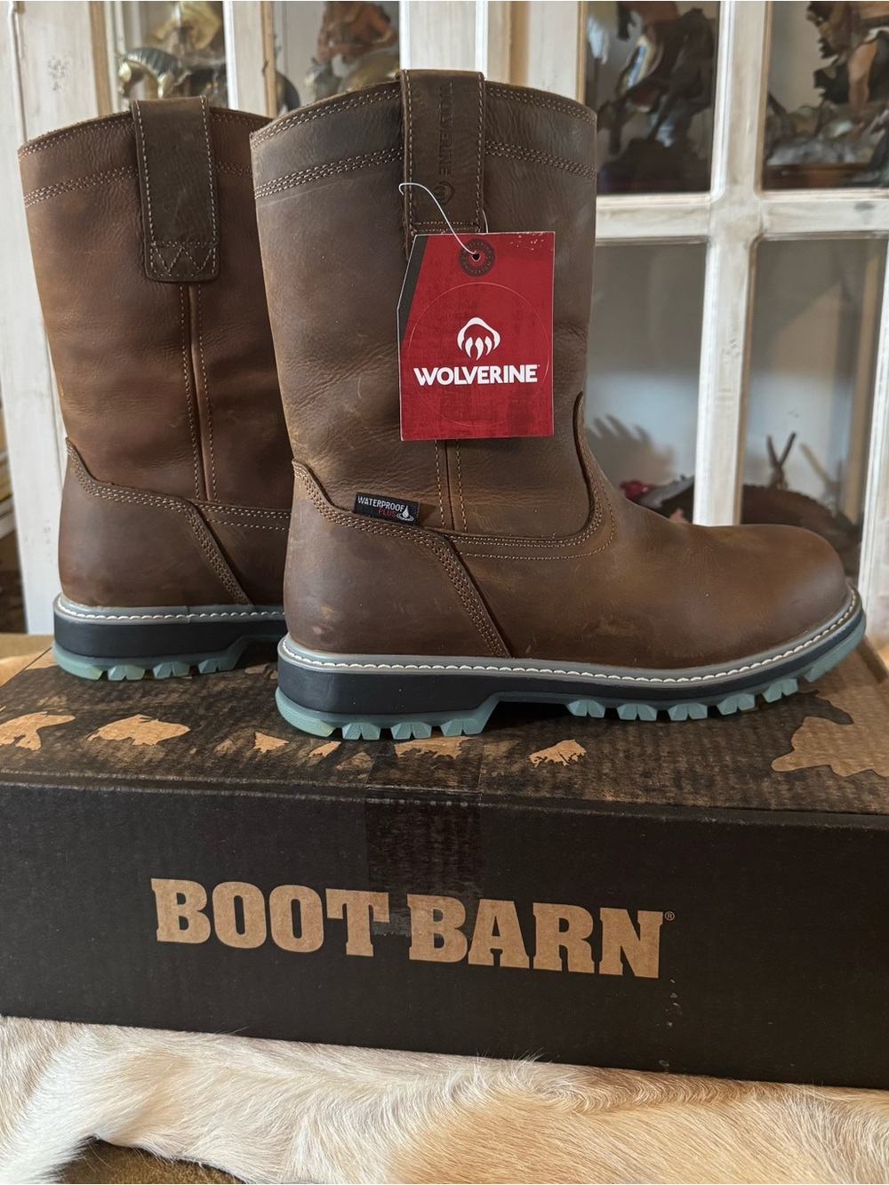 Men’s 9.5 Wolverine Brown Leather Waterproof Pull-On Work Boots
